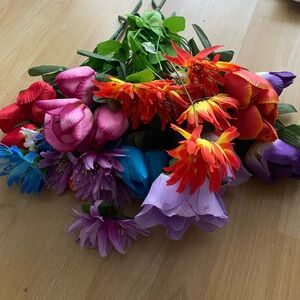 ⭐️Assorted Artificial Flowers!🌟